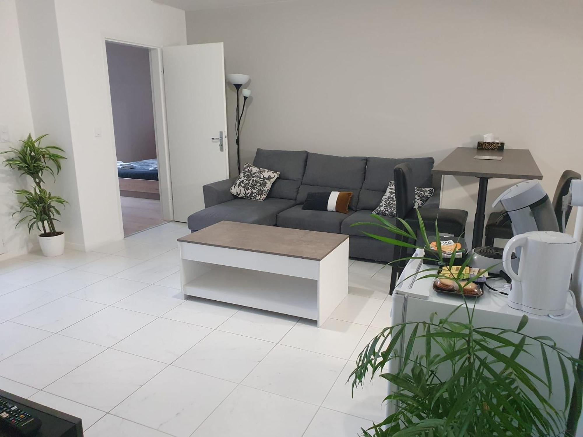 Appartement A Floirac Avec 2 Chambres, Un Parking Prive, Une Terrasse, A 5 Minutes En Voiture De L'Arkea Arena De Bordeaux Kültér fotó