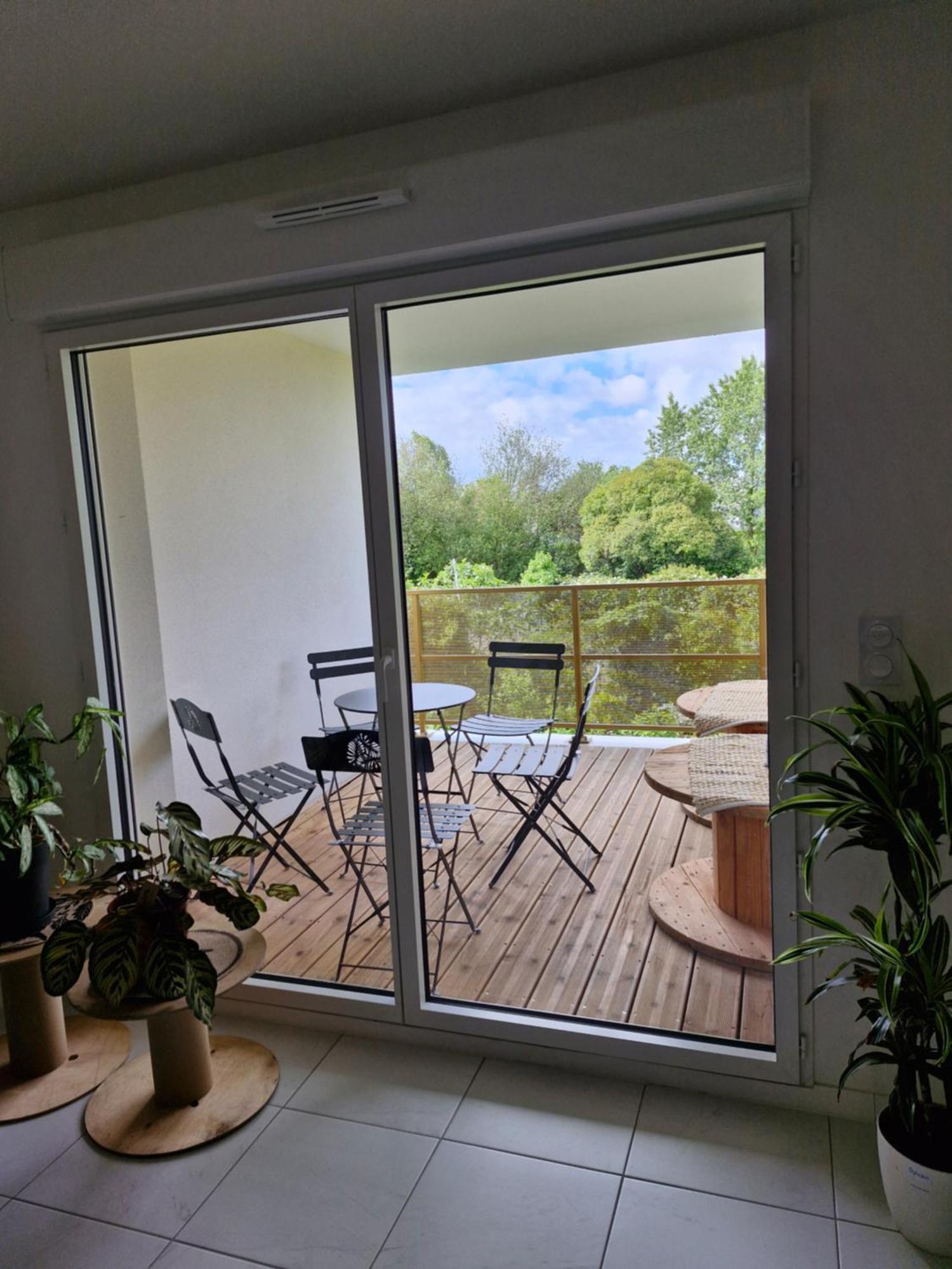 Appartement A Floirac Avec 2 Chambres, Un Parking Prive, Une Terrasse, A 5 Minutes En Voiture De L'Arkea Arena De Bordeaux Kültér fotó